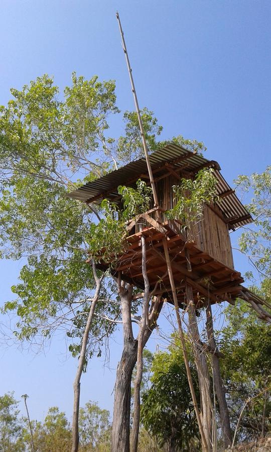 Rumah Pohon Batununggul Luaran gambar