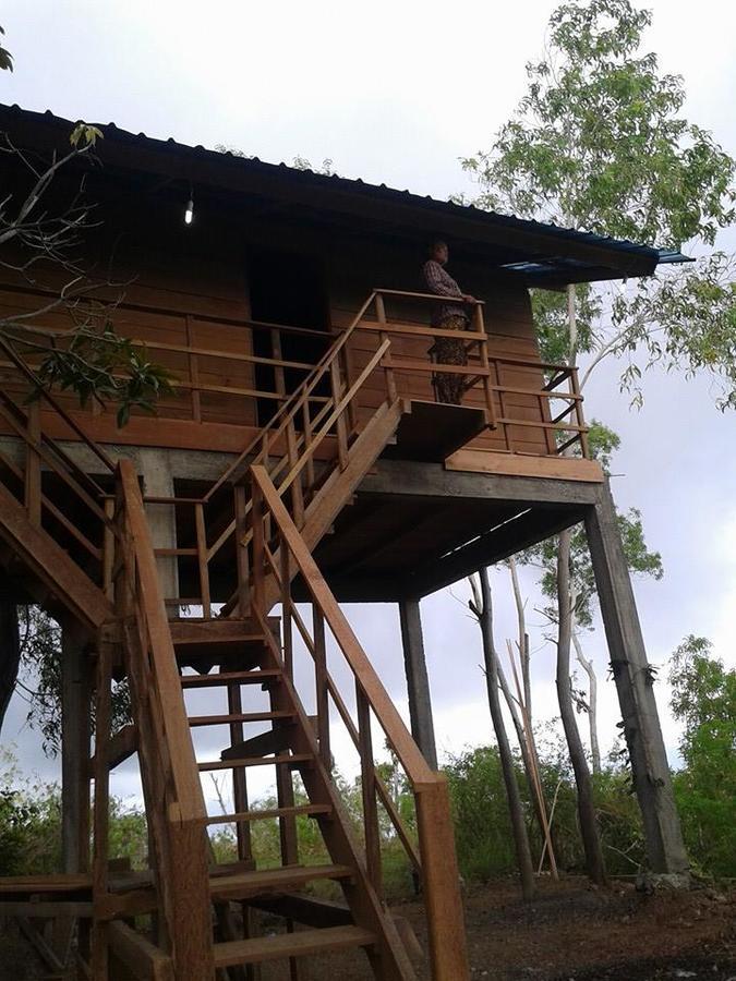 Rumah Pohon Batununggul Luaran gambar
